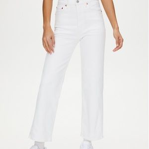 Levi ribcage jeans in white